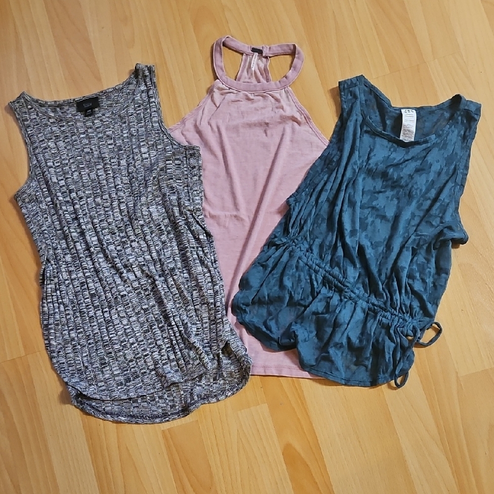 4/$10 3 Sleeveless Tops - All 3@$5